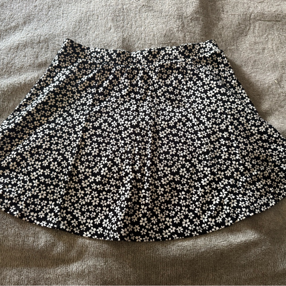 Forever 21 Black Floral Mini Skirt
